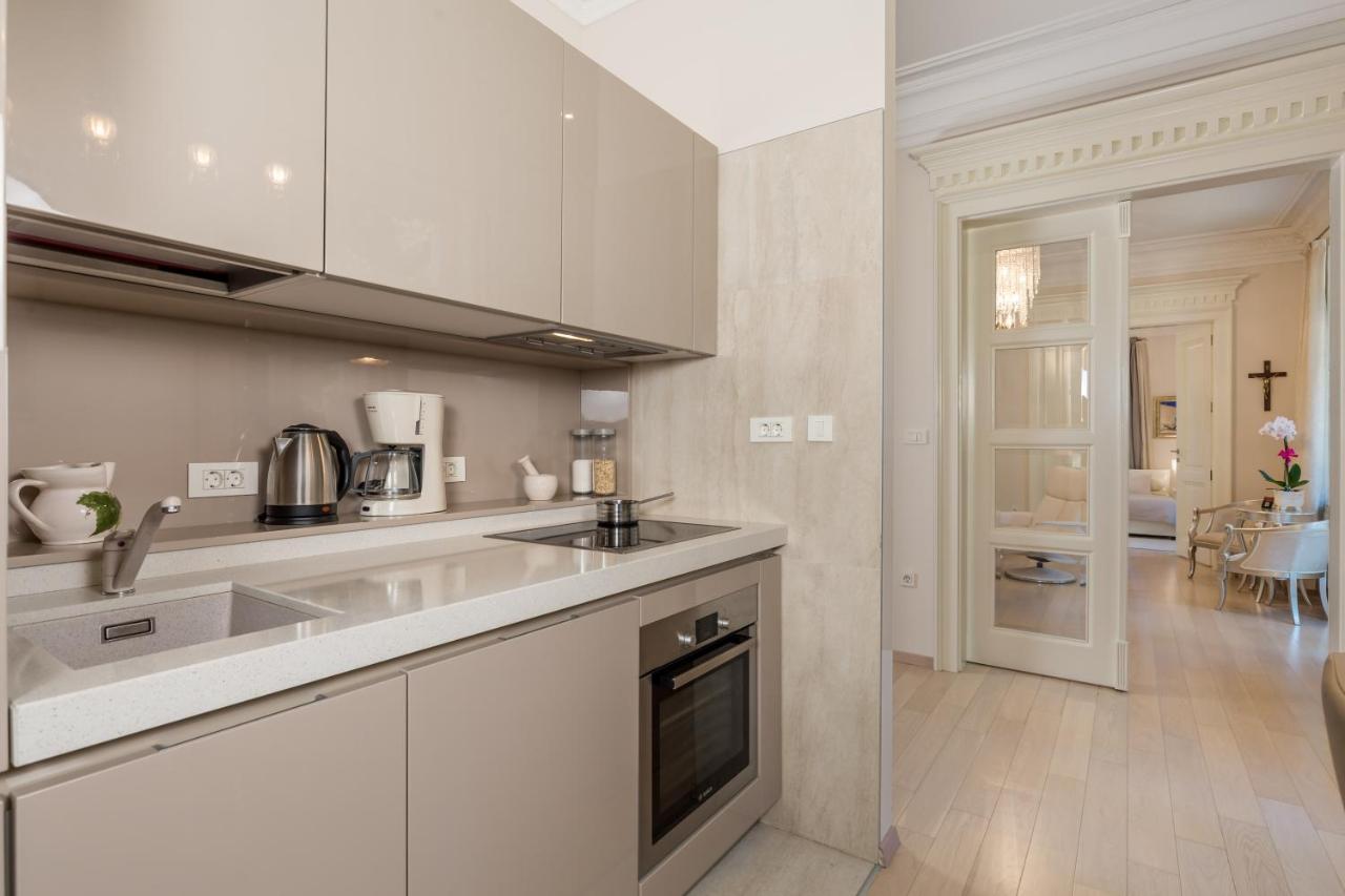 Villa Sokol Apartments Opatija center Buitenkant foto