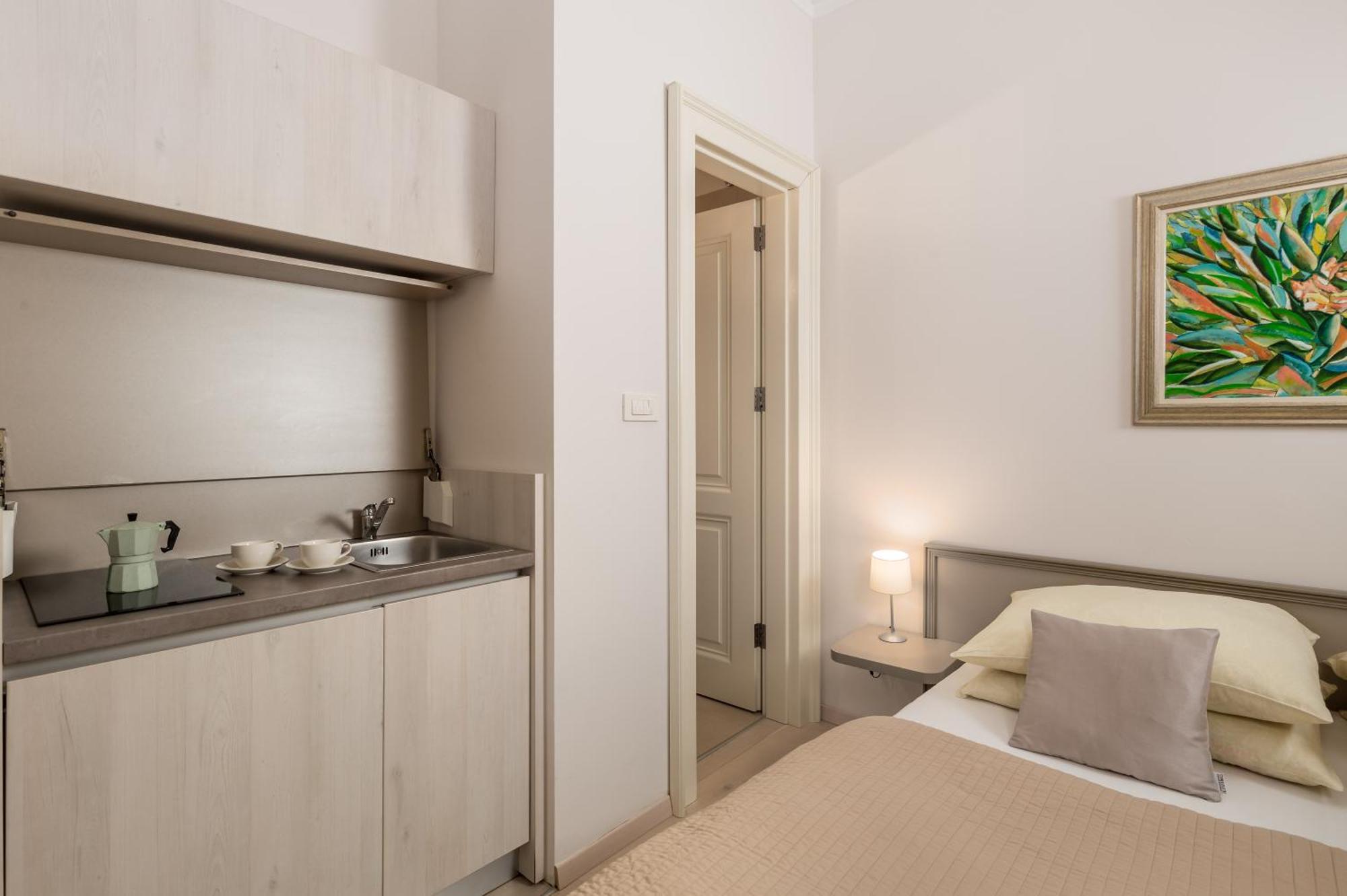 Villa Sokol Apartments Opatija center Kamer foto
