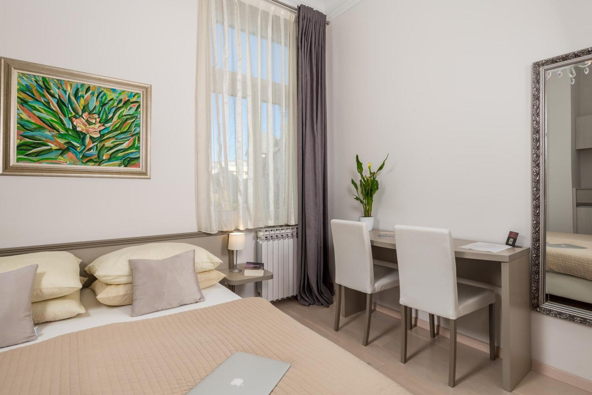Villa Sokol Apartments Opatija center Kamer foto