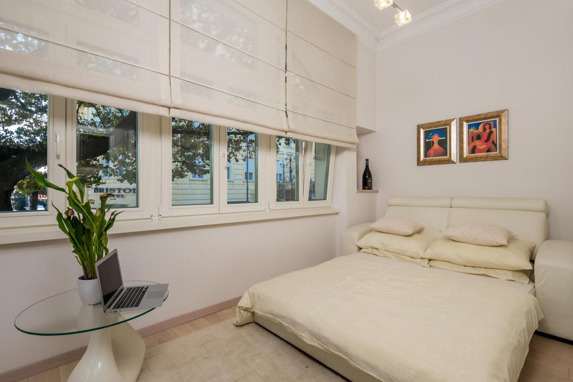 Villa Sokol Apartments Opatija center Kamer foto